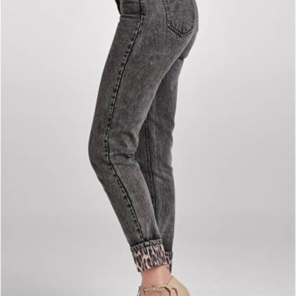 Leopard-Cuffed Jeans - Picture 4 of 5